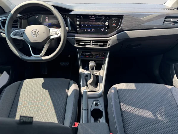 VOLKSWAGEN Taigo (2025) — foto 2 van 24