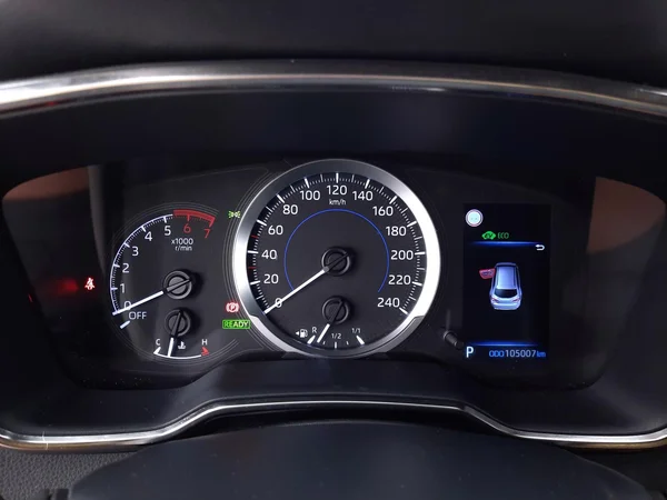 Toyota Corolla SW Hybrid (HEV) (2022) — foto 2 van 25