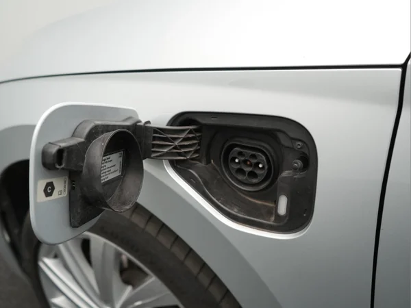 SKODA Octavia SW PHEV (2021) — foto 2 van 30