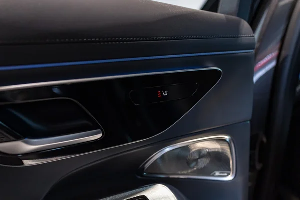 Mercedes-Benz E-Klasse (2024) — foto 9 van 46