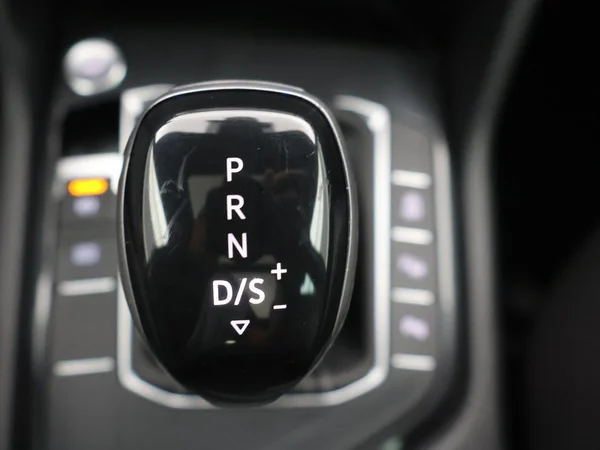 VOLKSWAGEN Tiguan Dsl (2021) — foto 13 van 33