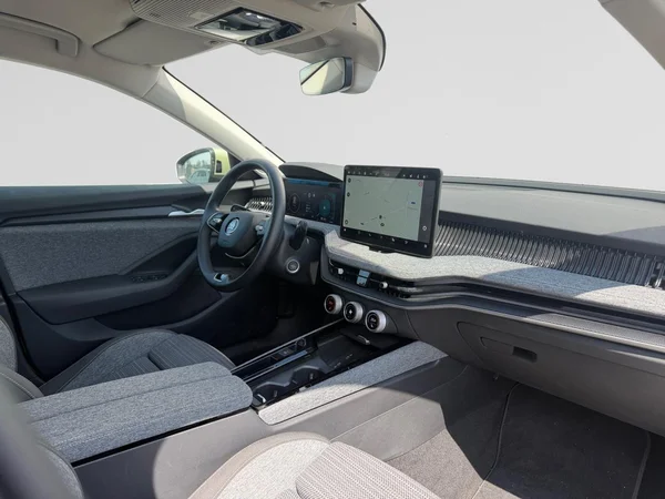 SKODA Superb Combi (2025) — foto 17 van 23