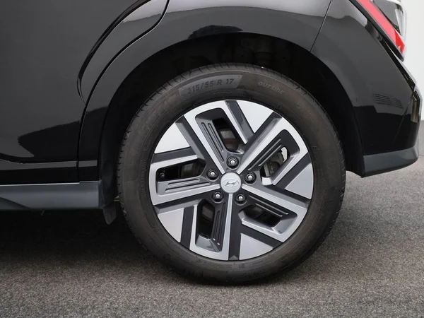 Hyundai Kona (2023) — foto 5 van 41