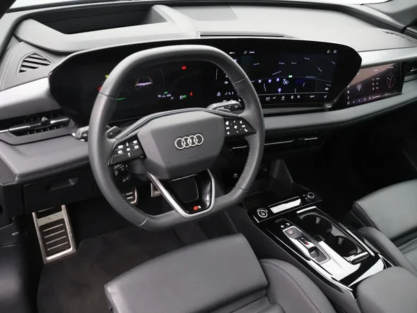 Audi Q6 e-tron (2025) — foto 8 van 25