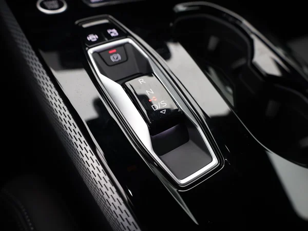 AUDI A5 Avant e-hybrid (PHEV) (2025) — foto 7 van 19