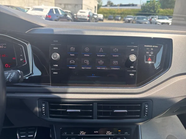 VOLKSWAGEN Taigo (2021) — foto 3 van 17