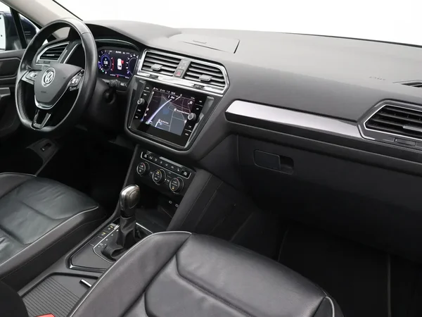 Volkswagen Tiguan Allspace (2021) — foto 12 van 31