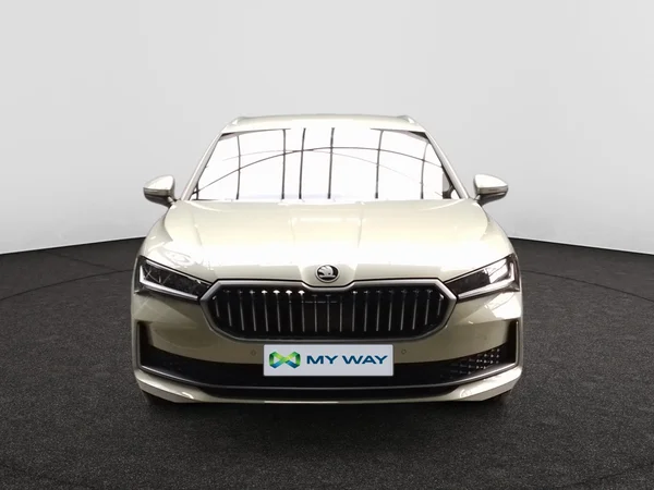 SKODA Superb Combi (2024) — foto 12 van 15
