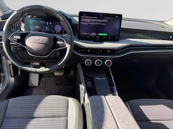 SKODA Superb Combi (2026) — foto 2 van 24
