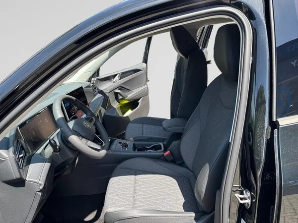 VOLKSWAGEN Tiguan (2026) — foto 24 van 24