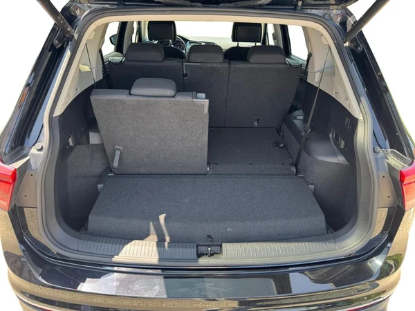 VOLKSWAGEN Tiguan Allspace (2023) — foto 2 van 21