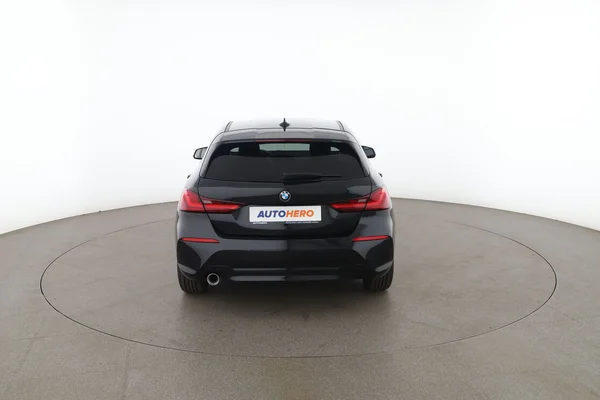 BMW 1-serie (2022) — foto 11 van 16
