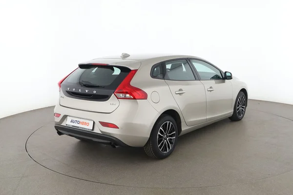 Volvo V40 (2019) — foto 12 van 16