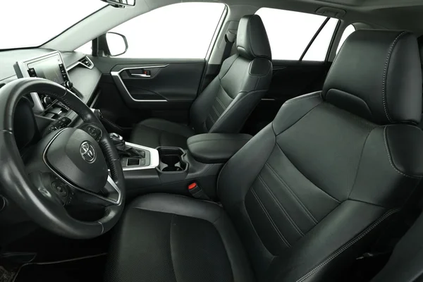 Toyota RAV4 (2021) — foto 16 van 16