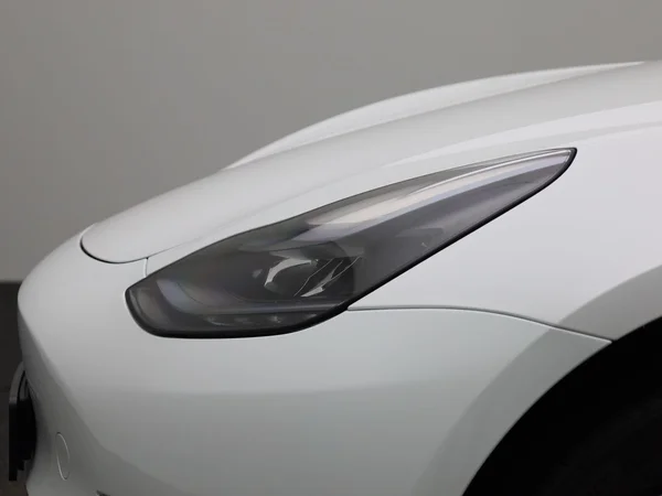 Tesla Model 3 (2023) — foto 6 van 40