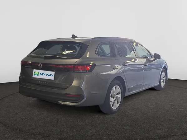 VOLKSWAGEN Passat SW (2024) — foto 5 van 12