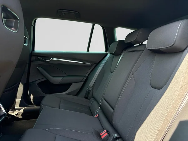 SKODA Octavia Combi Dsl (2022) — foto 16 van 24
