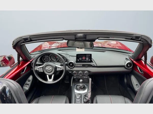 Mazda MX-5 (2020) — foto 27 van 27