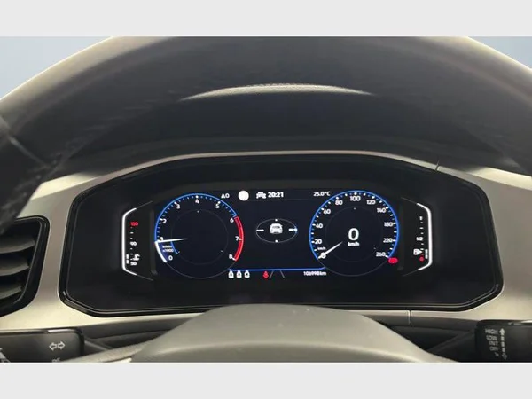 Volkswagen T-Roc (2022) — foto 4 van 27