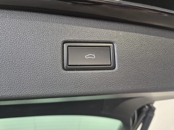 Volkswagen Tiguan (2018) — foto 23 van 23