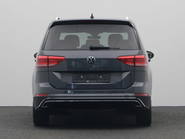 VOLKSWAGEN Touran (2023) — foto 19 van 22