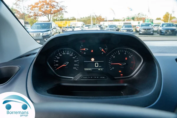 Peugeot RIFTER (2020) — foto 20 van 37