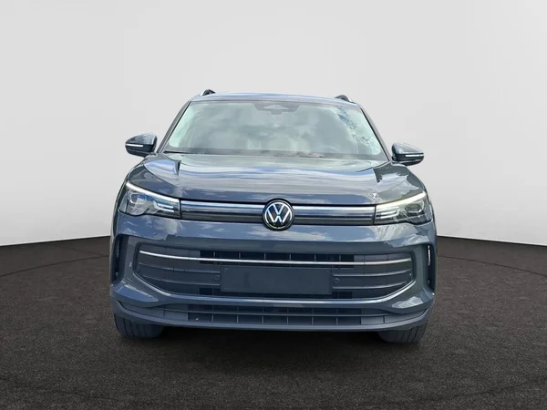 VOLKSWAGEN Tiguan (2024) — foto 19 van 22