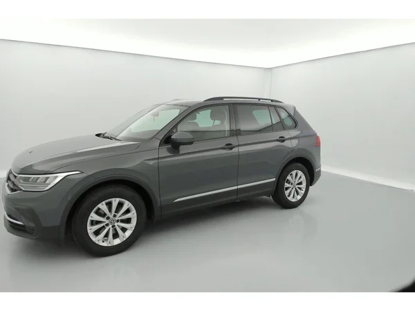 VOLKSWAGEN Tiguan (2022) — foto 33 van 36