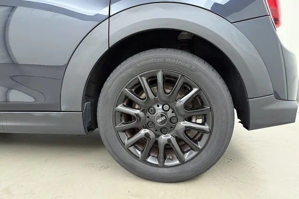 Mini Mini 5 Doors (F55 LCI II) (2021) — foto 20 van 23