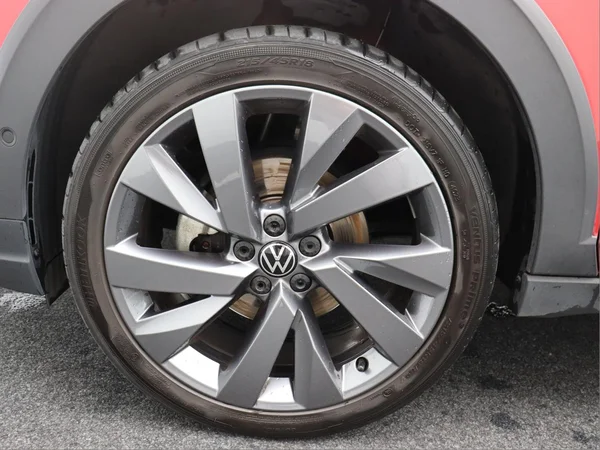 VOLKSWAGEN Taigo (2024) — foto 5 van 13