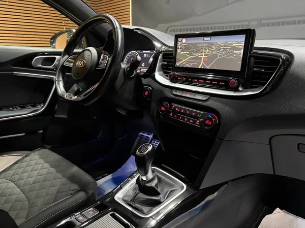 Kia Proceed (2020) — foto 10 van 26