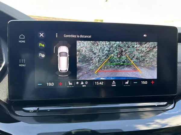 SKODA Octavia Combi Dsl (2021) — foto 10 van 41