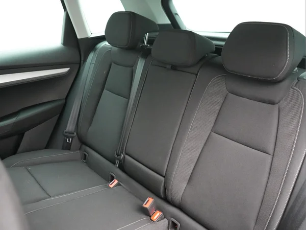 SKODA Karoq (2026) — foto 2 van 28