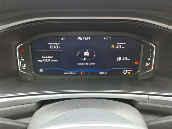VOLKSWAGEN T-Roc (2023) — foto 6 van 27