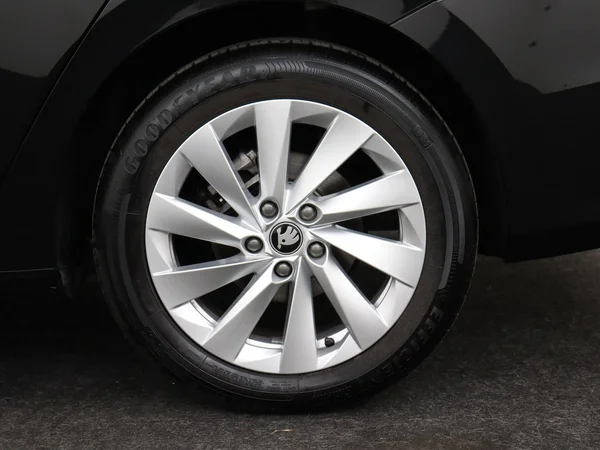 SKODA Octavia Combi (2025) — foto 16 van 20