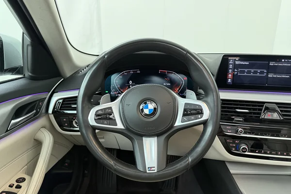 BMW 5 (G30) (2019) — foto 2 van 19