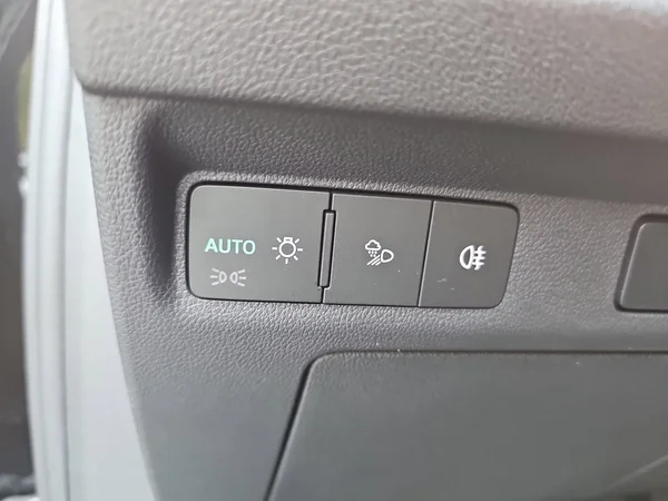 SKODA Enyaq (2024) — foto 16 van 29