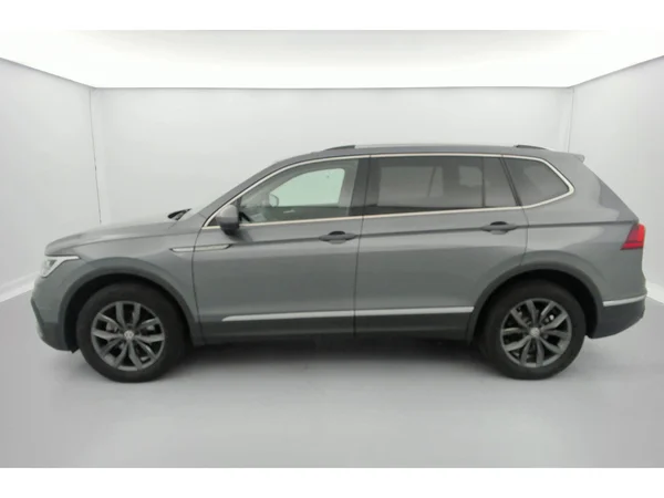 VOLKSWAGEN Tiguan Allspace (2023) — foto 32 van 36