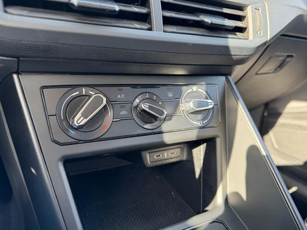 VOLKSWAGEN Taigo (2024) — foto 4 van 17