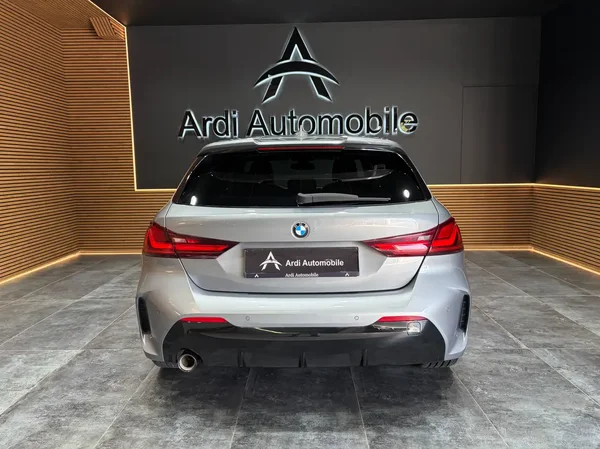 Bmw 118 (2023) — foto 21 van 25