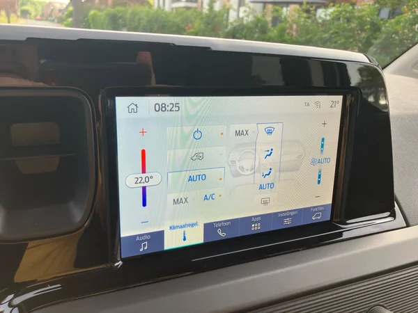 FORD Tourneo Courier (2025) — foto 16 van 25