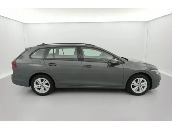 VOLKSWAGEN Golf VIII SW (2022) — foto 34 van 36
