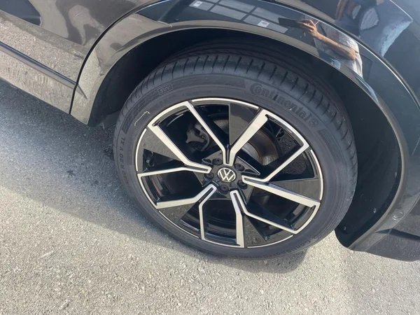 VOLKSWAGEN Tiguan (2024) — foto 6 van 20