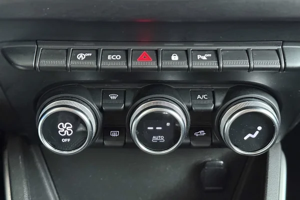 Dacia Duster (2019) — foto 8 van 31