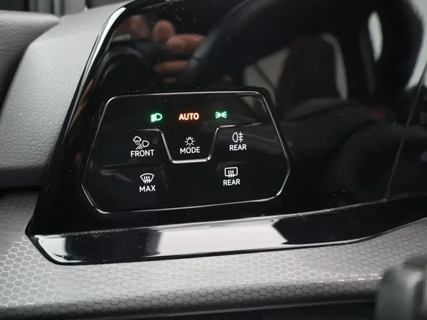Volkswagen Golf (2021) — foto 16 van 30