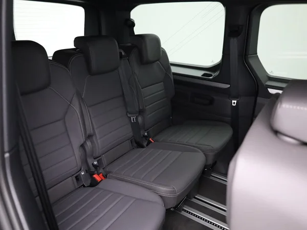 VOLKSWAGEN Multivan T7 Long eHybrid (PHEV) (2026) — foto 24 van 25
