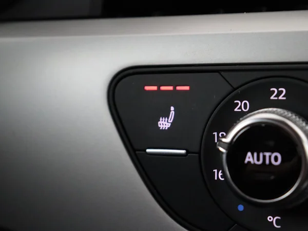 AUDI A4 (2019) — foto 18 van 29
