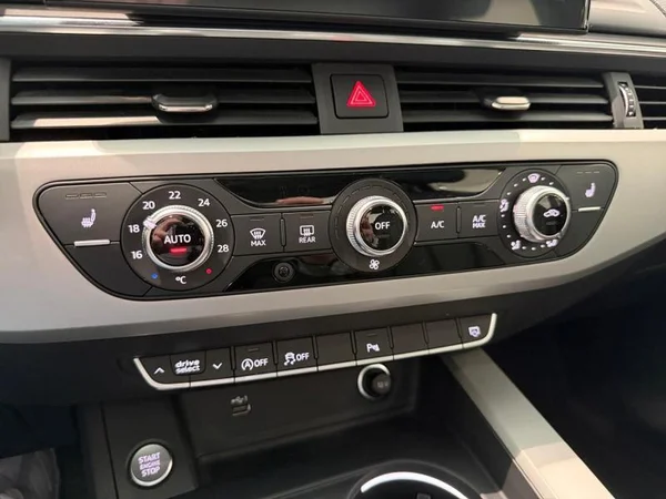 AUDI A4 (2022) — foto 16 van 28