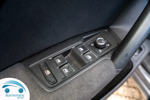Volkswagen Tiguan (2023) — foto 17 van 48