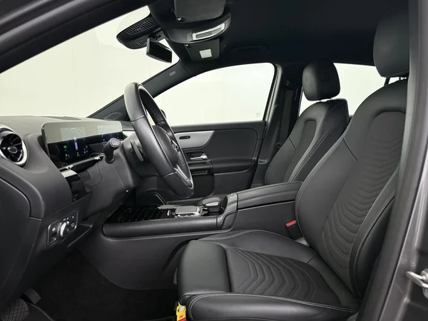 MERCEDES GLA 250 (2022) — foto 2 van 31